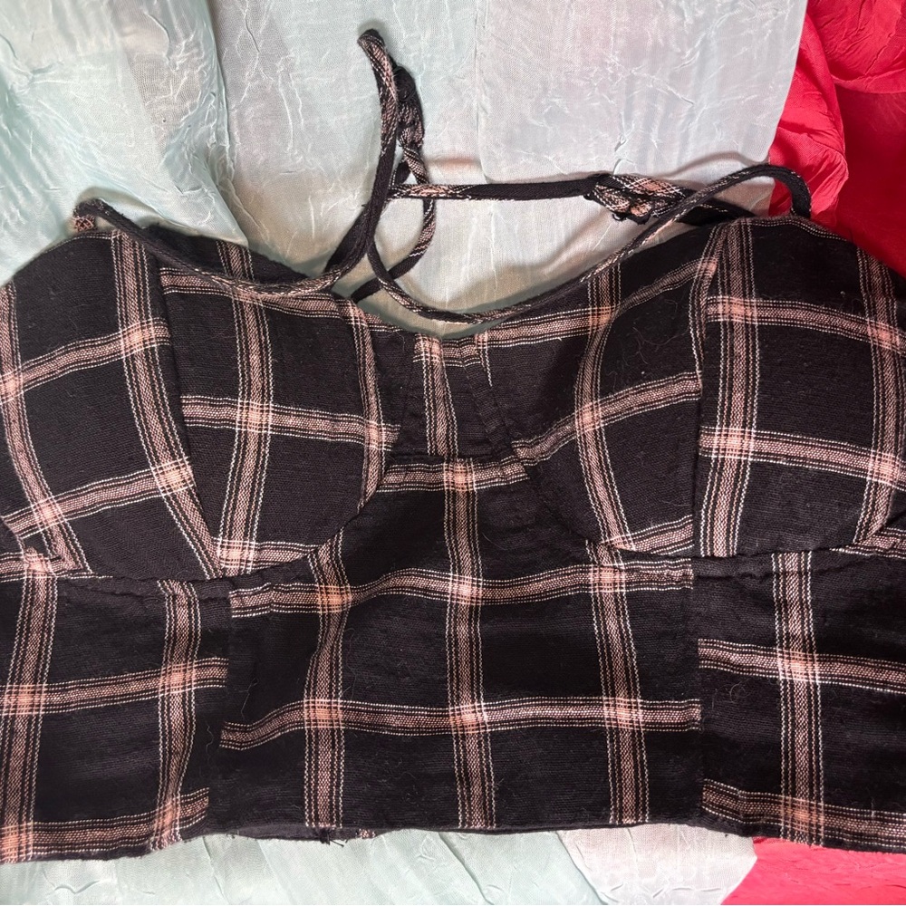 American Eagle Plaid Crop Top and shorts